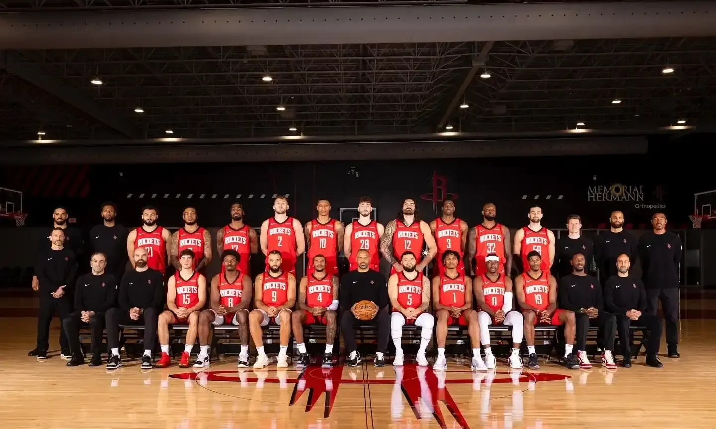 包含国际篮球明星异国集结,场面热闹非凡的词条 包含国际篮球明星异国集结,场面热闹非凡的词条