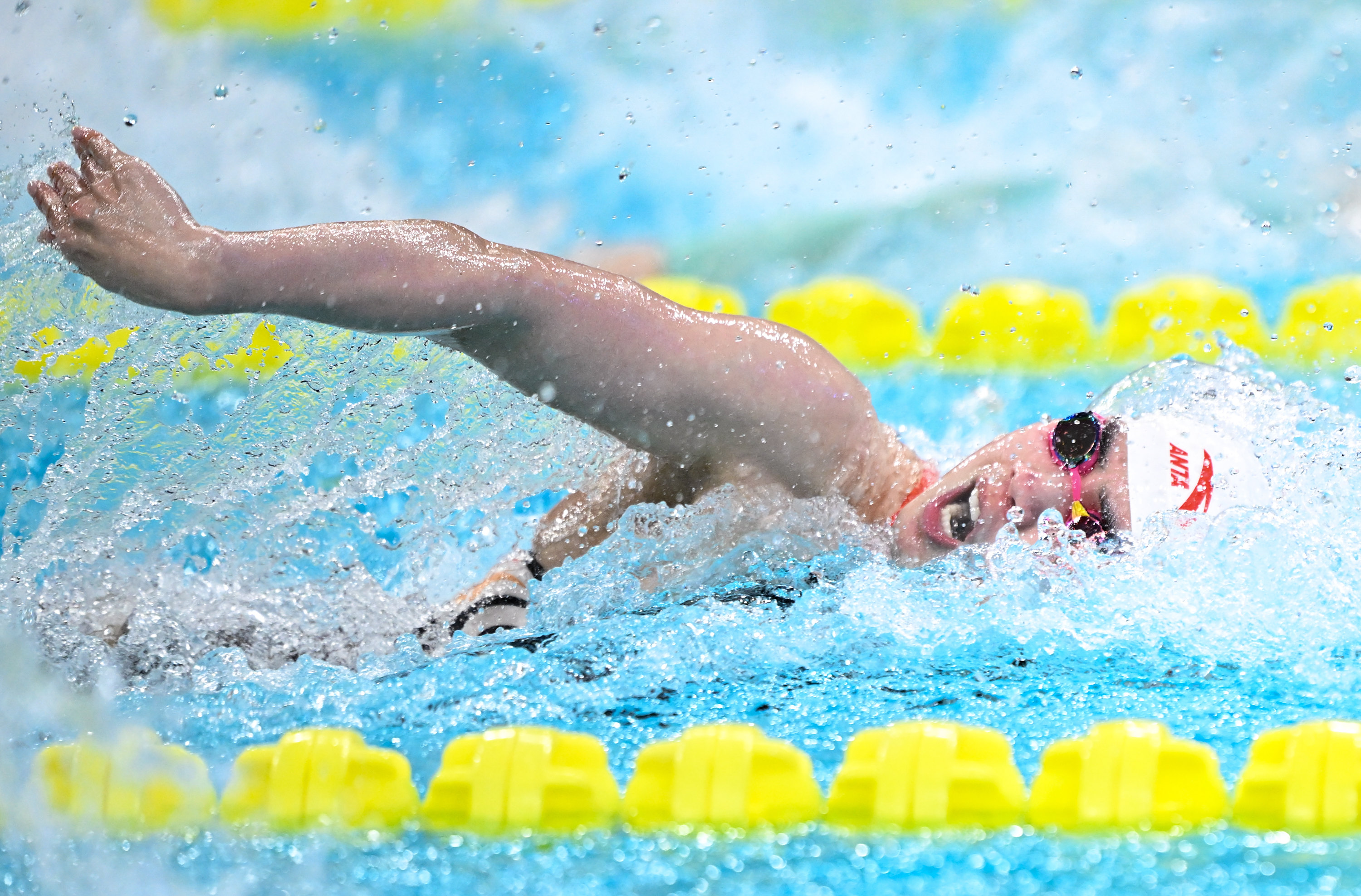 雷火电竞简介-游泳女子米自由泳决赛中国选手夺冠