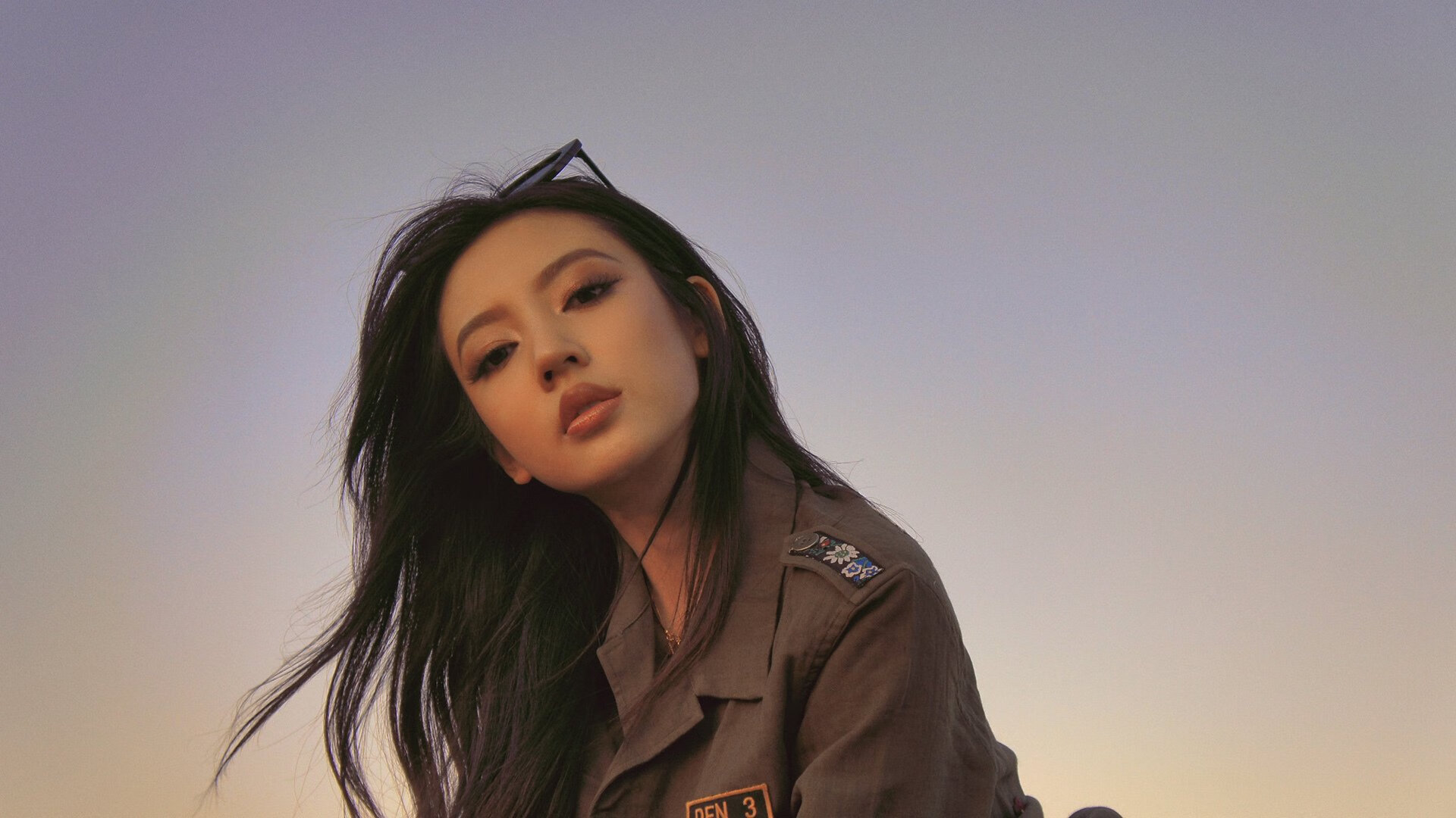 雷火电竞亚洲先驱-跨界启示录，当加纳的战术铁链栓住雄鹰，苏亚雷斯在NBA的灯光下投出唯一性